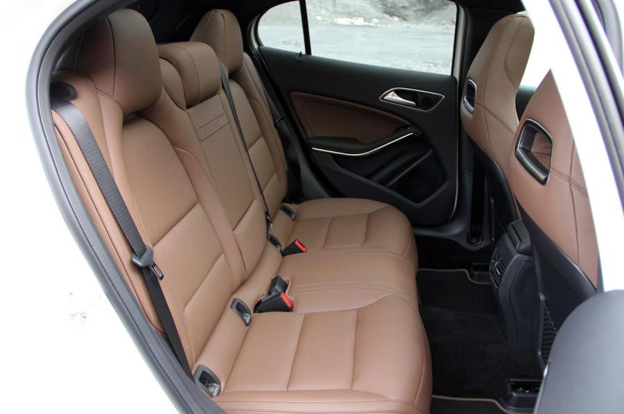  Mercedes-Benz GLA250 4Matic 2014 года  (фото 38 из 60)